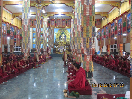 Puja in nieuwe gebedshal